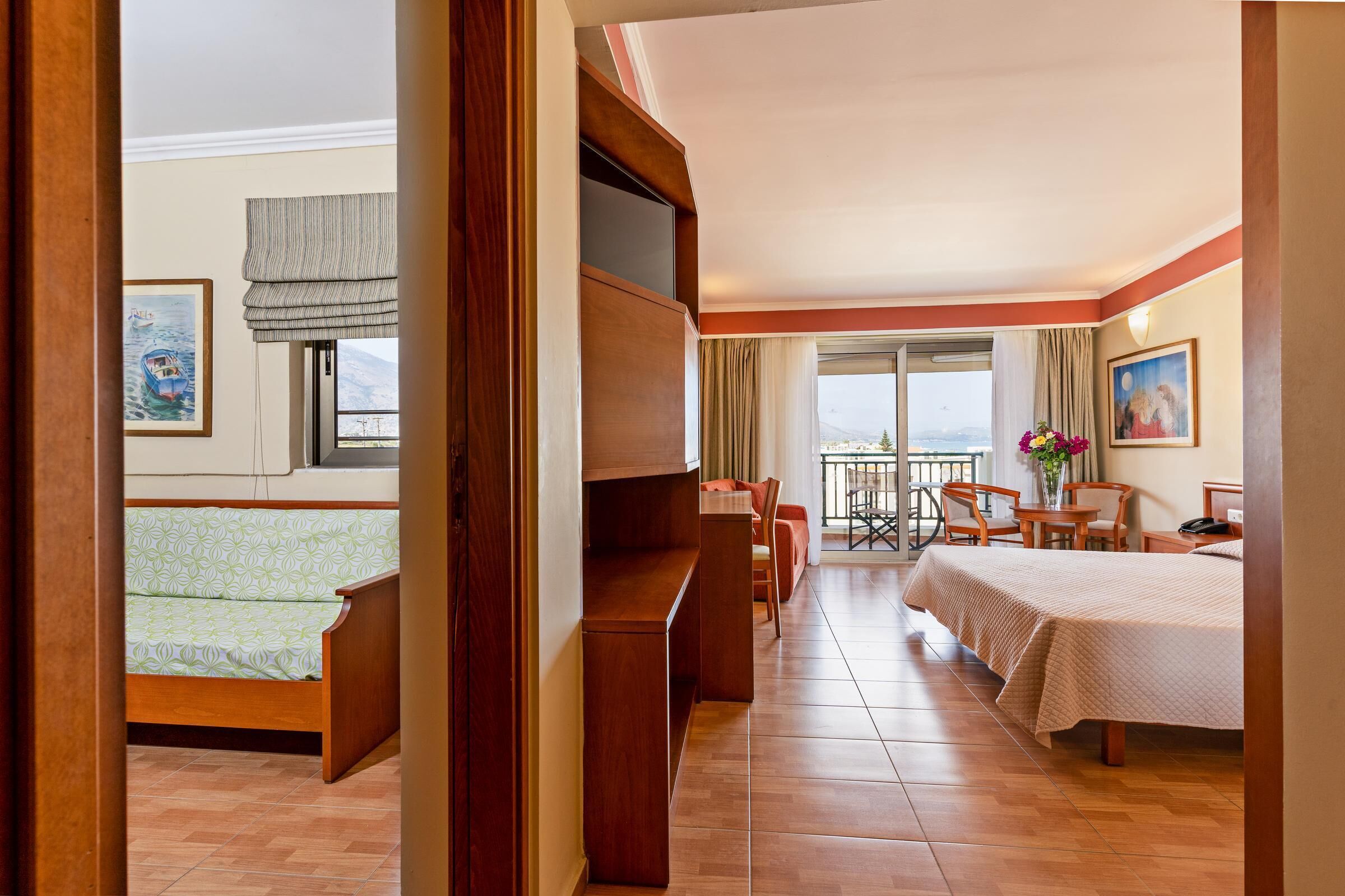 Family Room | Blackout drapes, soundproofing, iron/ironing board, free WiFi