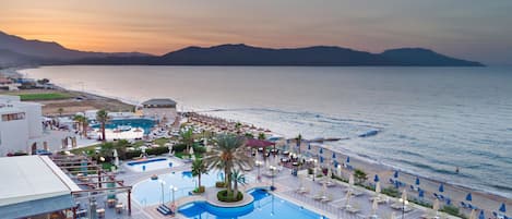 Seasonal outdoor pool, pool umbrellas, sun loungers