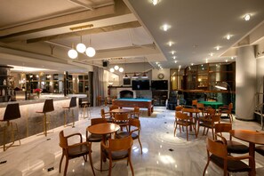 2 bars/lounges, poolside bar - Hydramis Palace Beach Resort (Apokoronas)