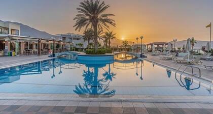 Hydramis Palace Beach Resort