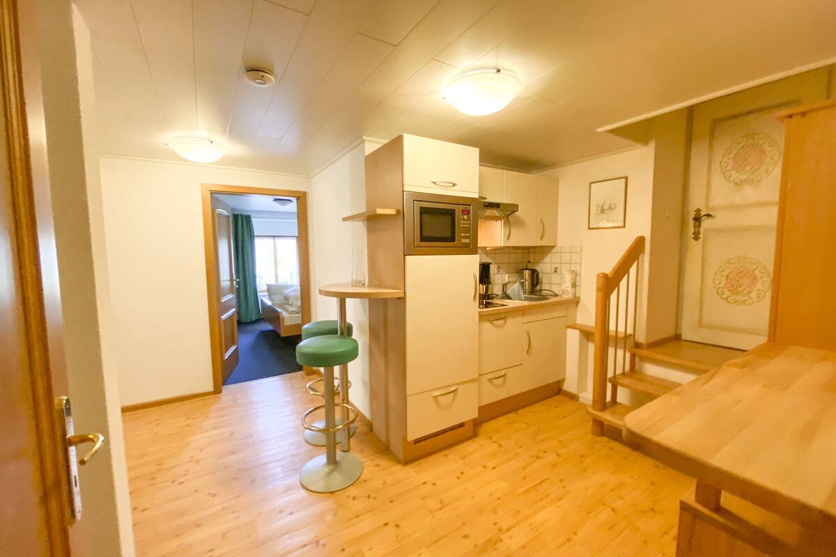 comfort condo, 3 bedrooms, courtyard view | private kitchen | electric kettle