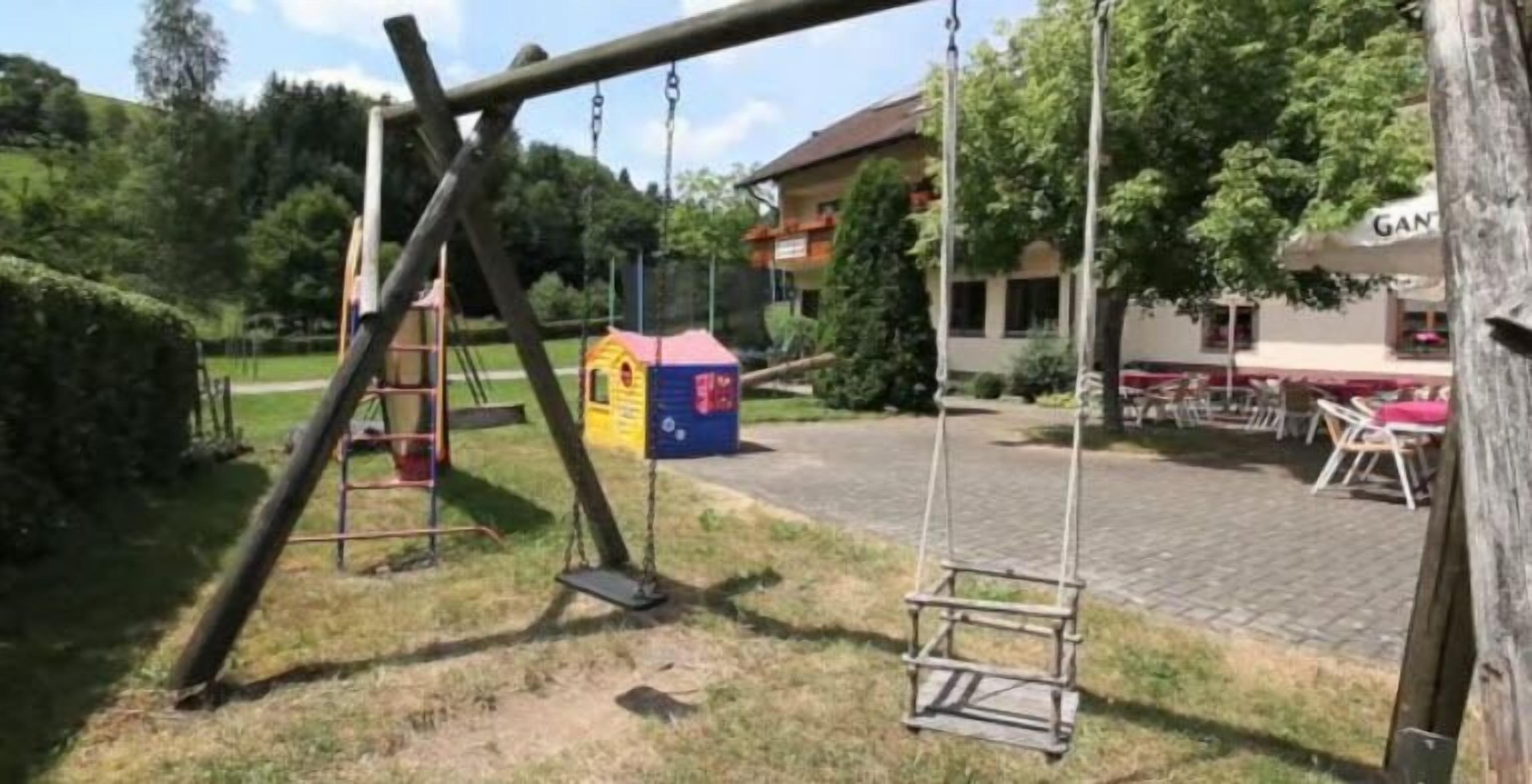 children’s play area – outdoor