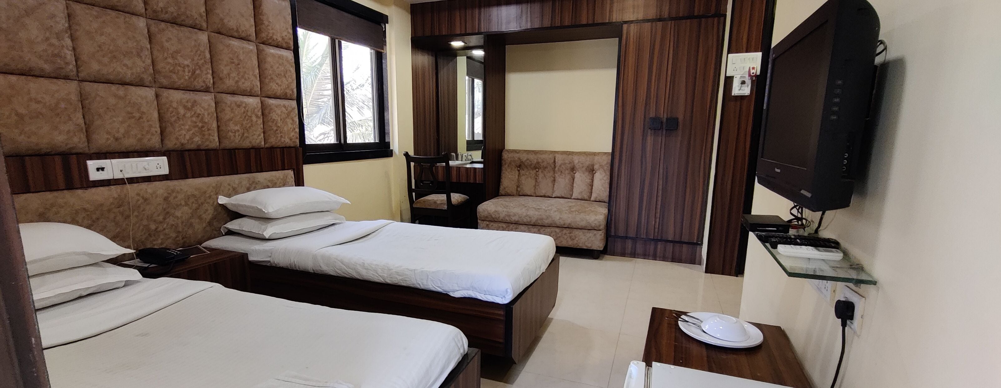 Photo - Hotel Metro Palace Bandra