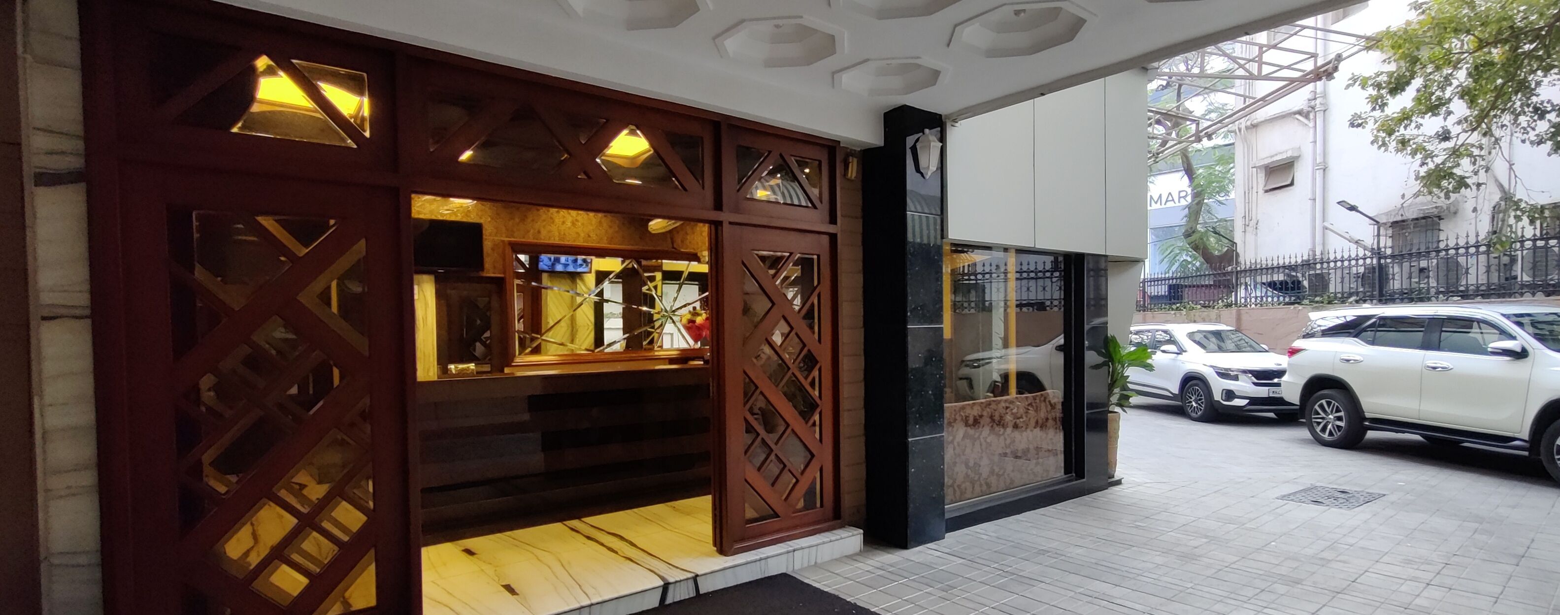 Photo - Hotel Metro Palace Bandra