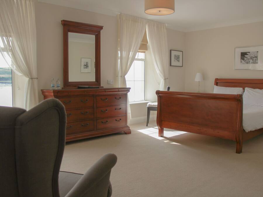 Junior studio suite, 1 kingsize bed, uitzicht op zee | Individueel gedecoreerd, individueel gemeubileerd