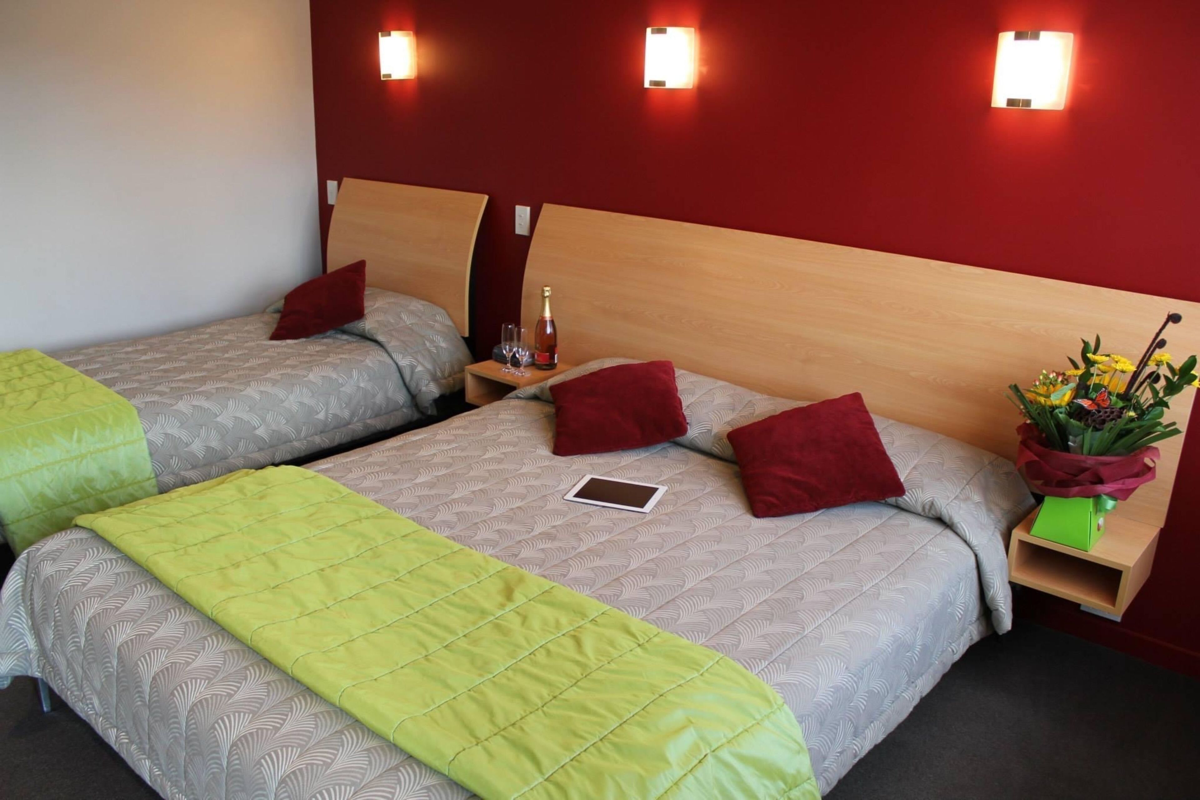 twin room | premium bedding, desk, blackout curtains, soundproofing