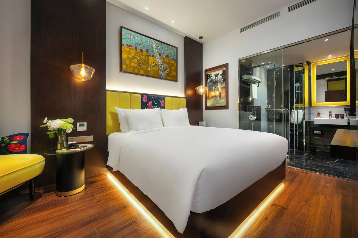Minibar, két bảo mật tại phòng, bàn 