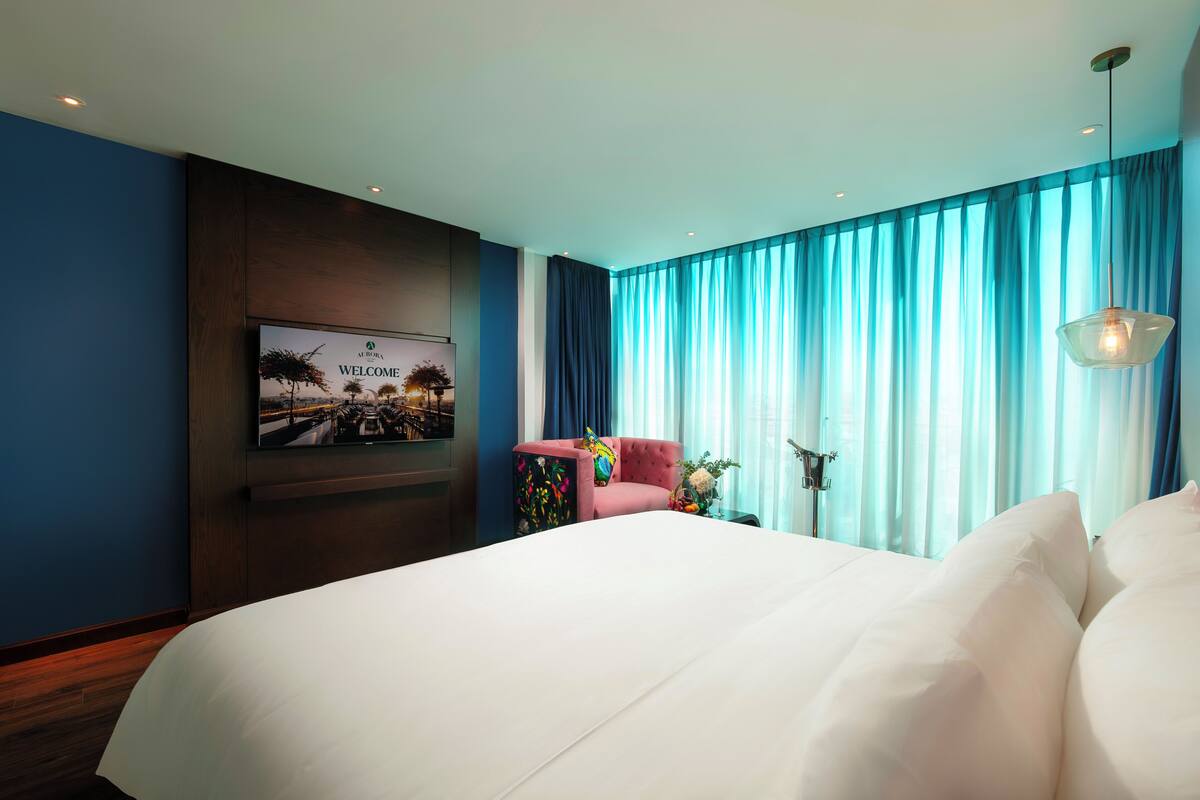 Phòng Suite Premium, ban công | Minibar, két bảo mật tại phòng, bàn 