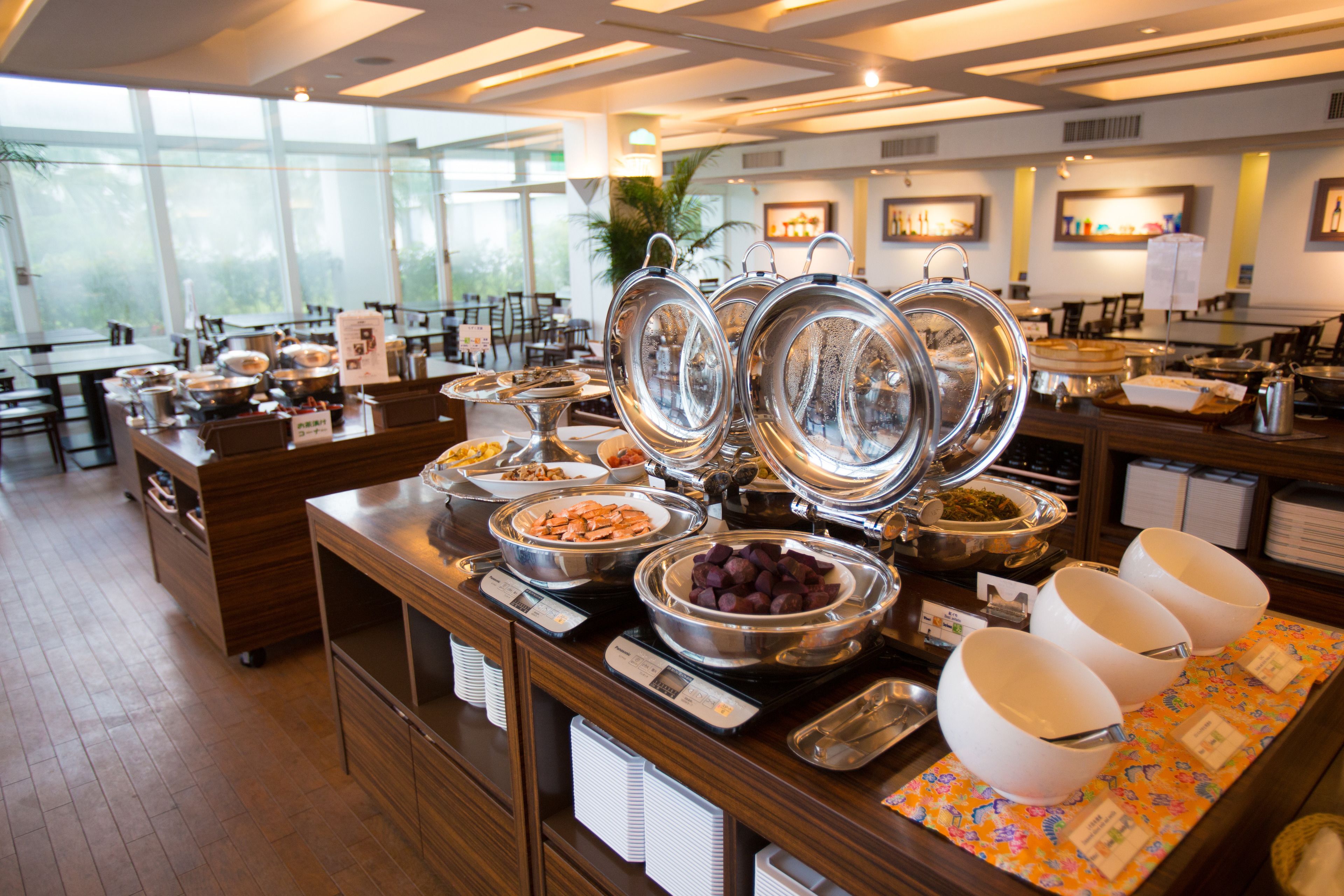 Daily buffet breakfast for a fee