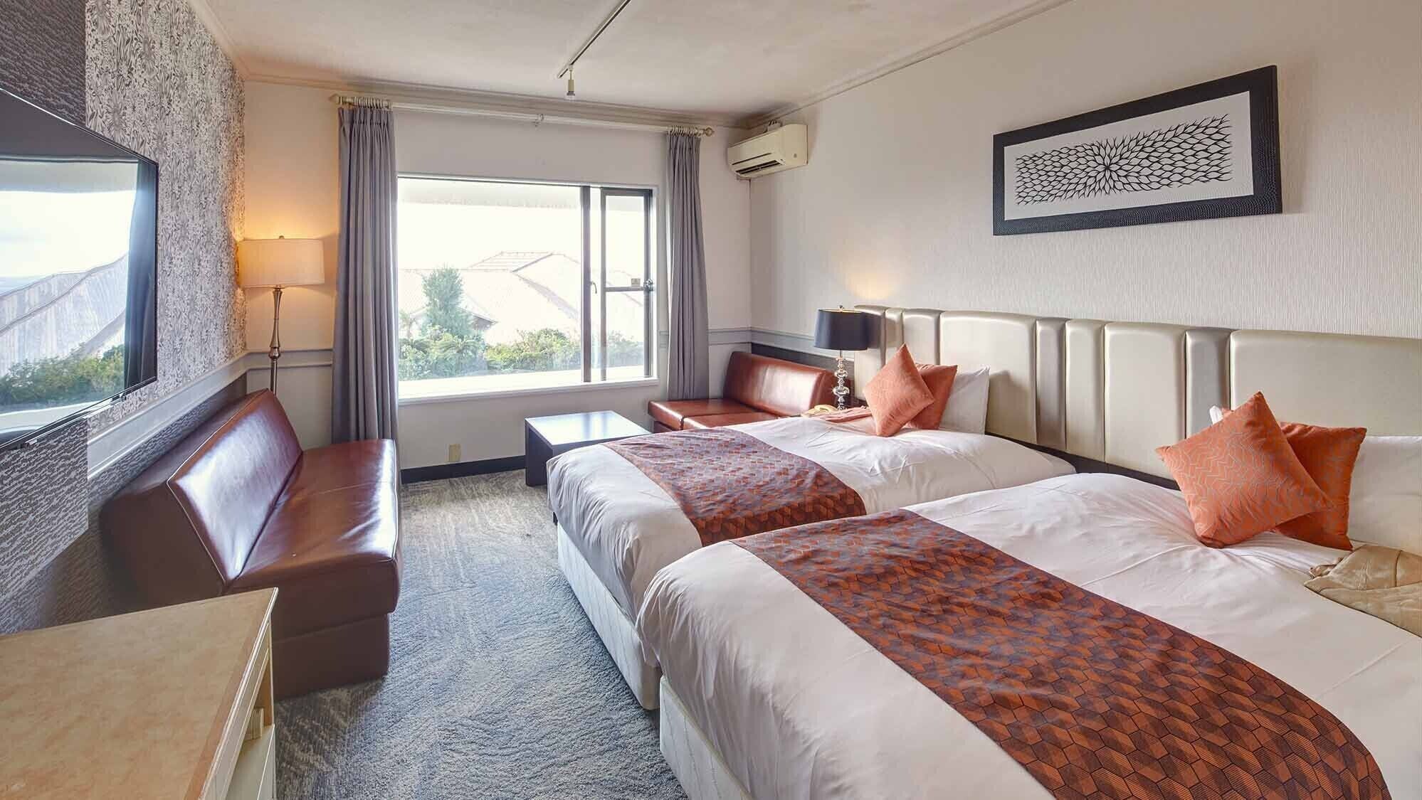 Literie de qualité, couette en duvet, coffre-fort, bureau