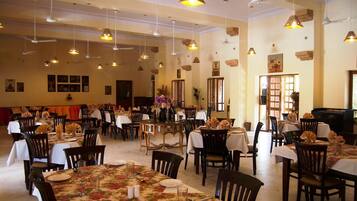 Free buffet breakfast