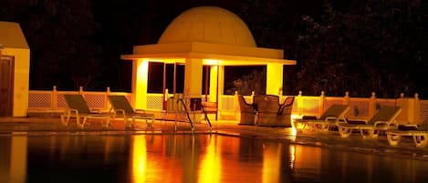 Outdoor pool, pool umbrellas