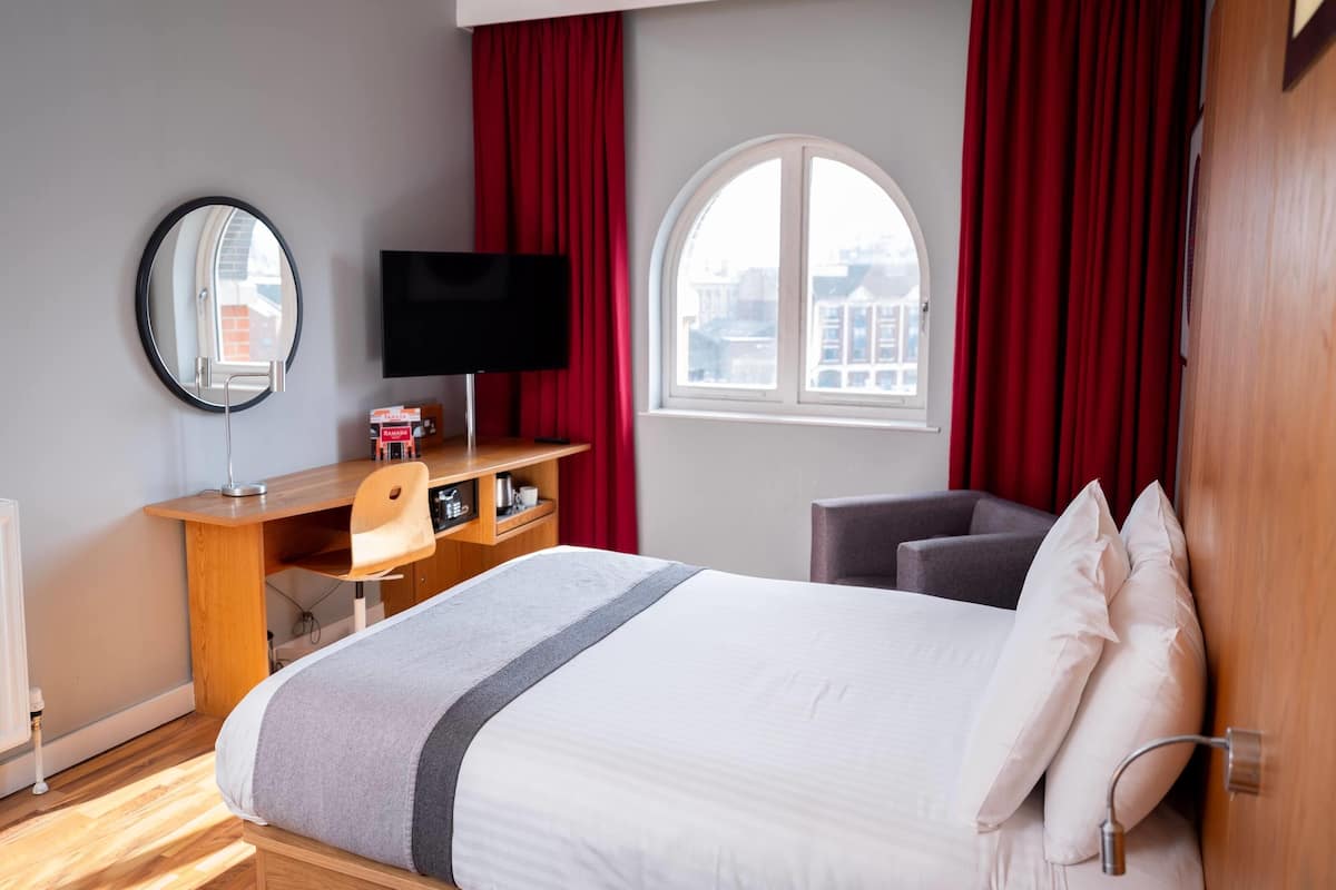 Chambre Standard, 2 lits doubles | Literie de qualité supérieure, coffres-forts dans les chambres, bureau