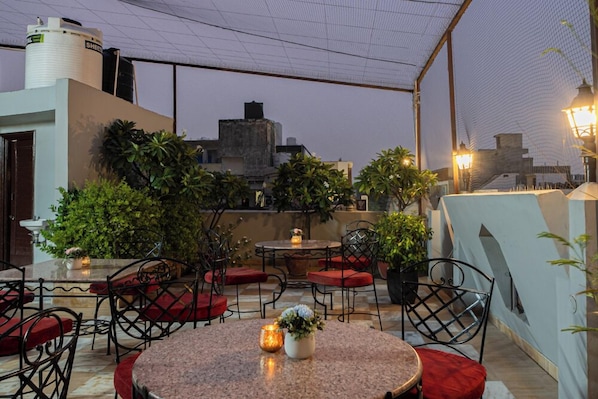 Terrace/patio - Hotel Sunstar Grand (New Delhi)