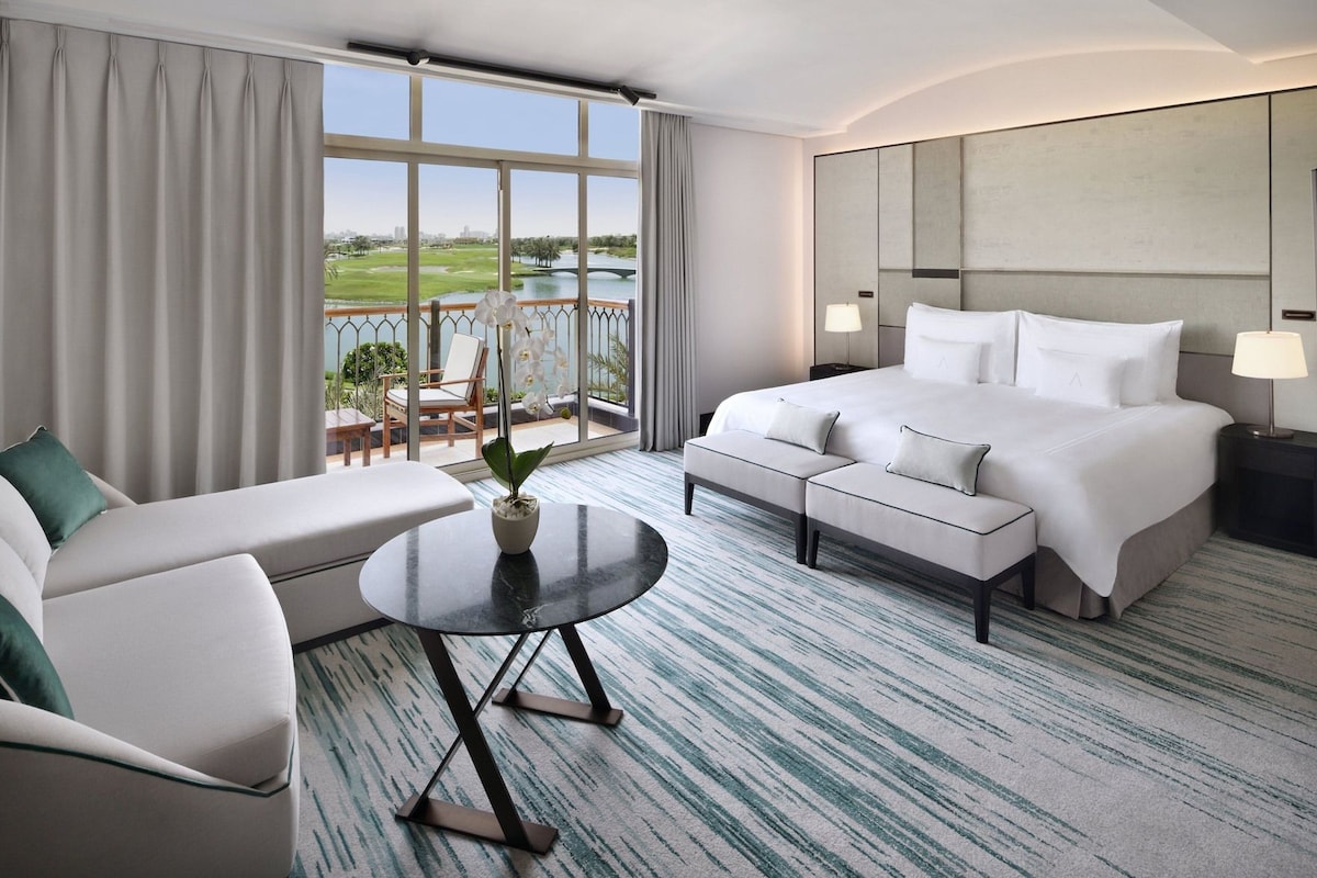 Premium bedding, minibar, in-room safe, desk