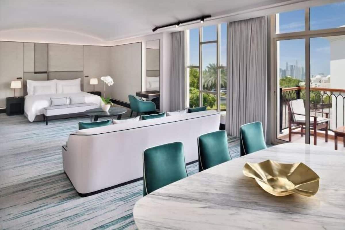 1 bedroom, premium bedding, minibar, in-room safe