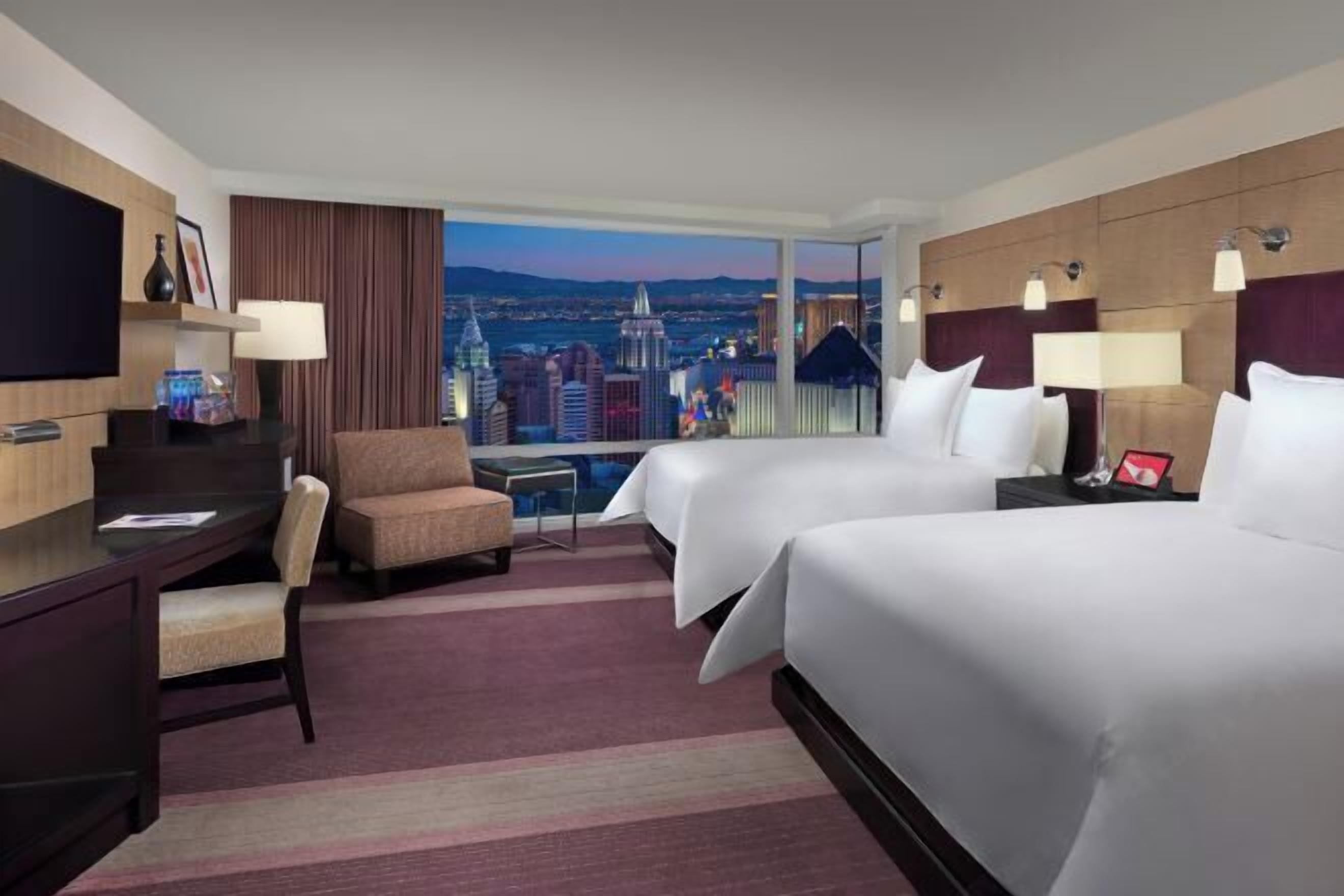 1 bedroom, premium bedding, minibar, in-room safe