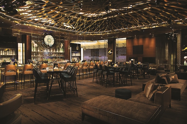 11 bars/lounges, poolside bar