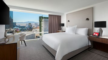 1 bedroom, premium bedding, minibar, in-room safe