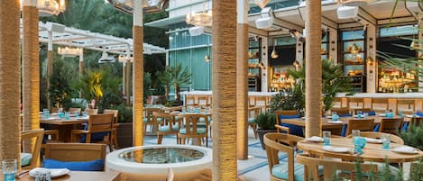 13 restaurants, breakfast, lunch, dinner served; Italian cuisine