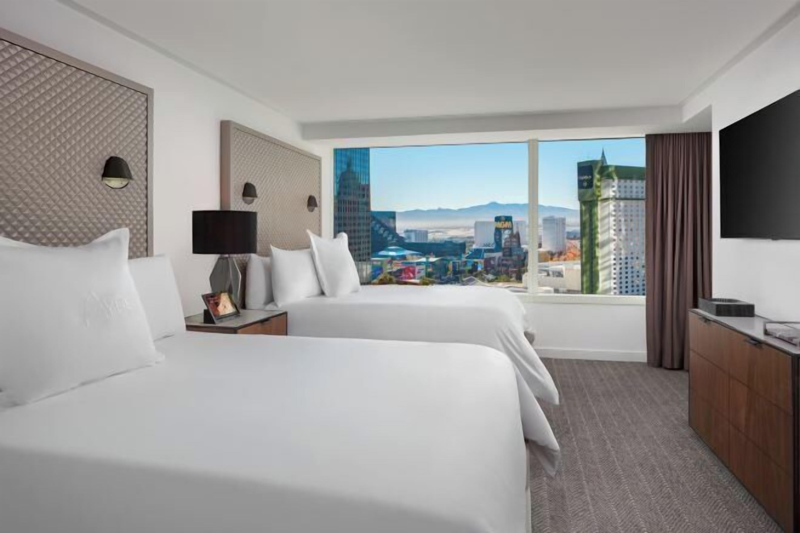 1 bedroom, premium bedding, minibar, in-room safe