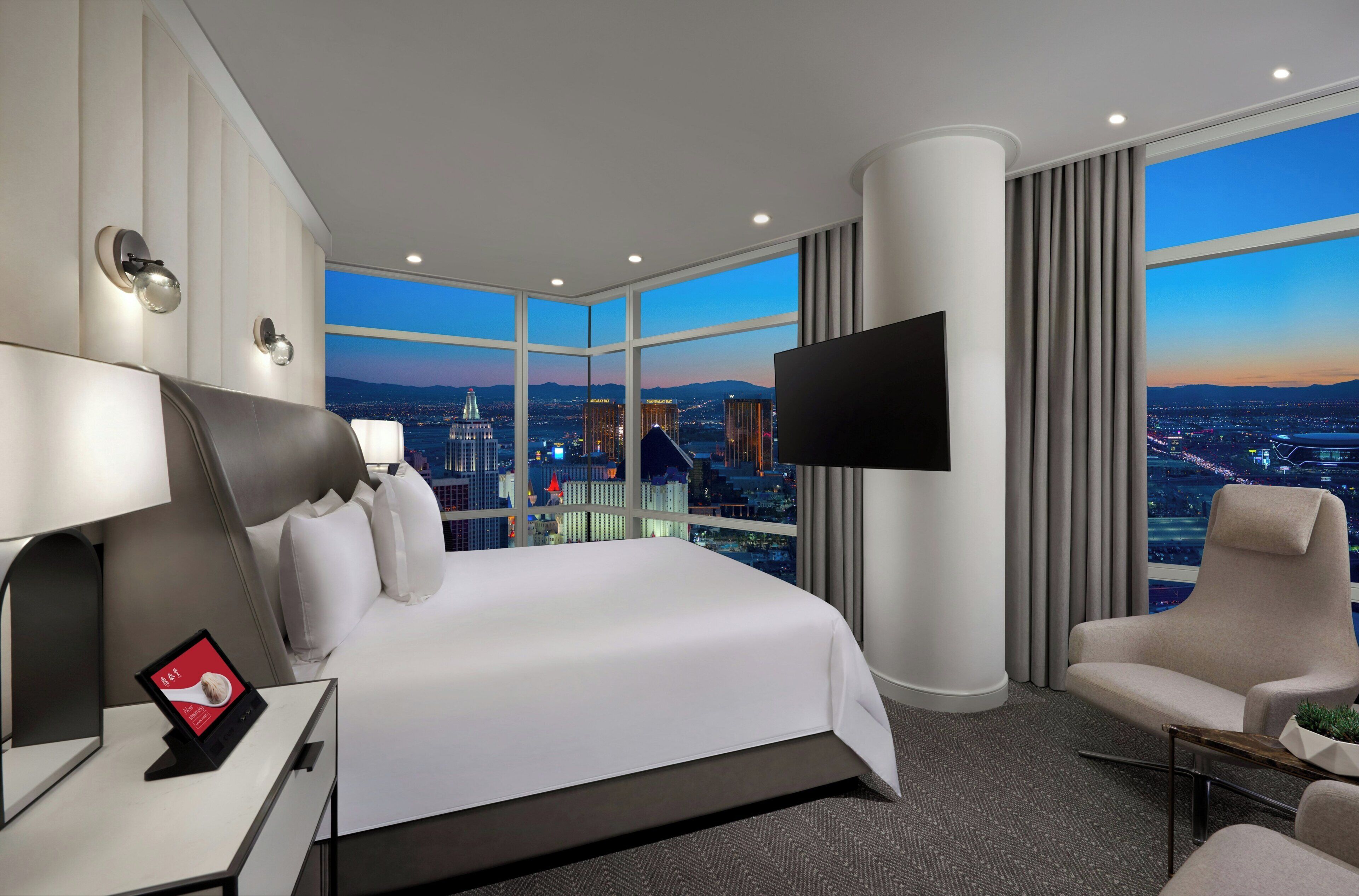 Sky Suites One Bedroom Penthouse - Strip View | 1 dormitorio, ropa de cama de alta calidad, minibar y caja fuerte