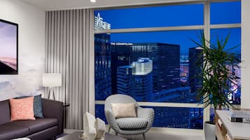 Sky Suites One Bedroom Penthouse - Strip View | View from room