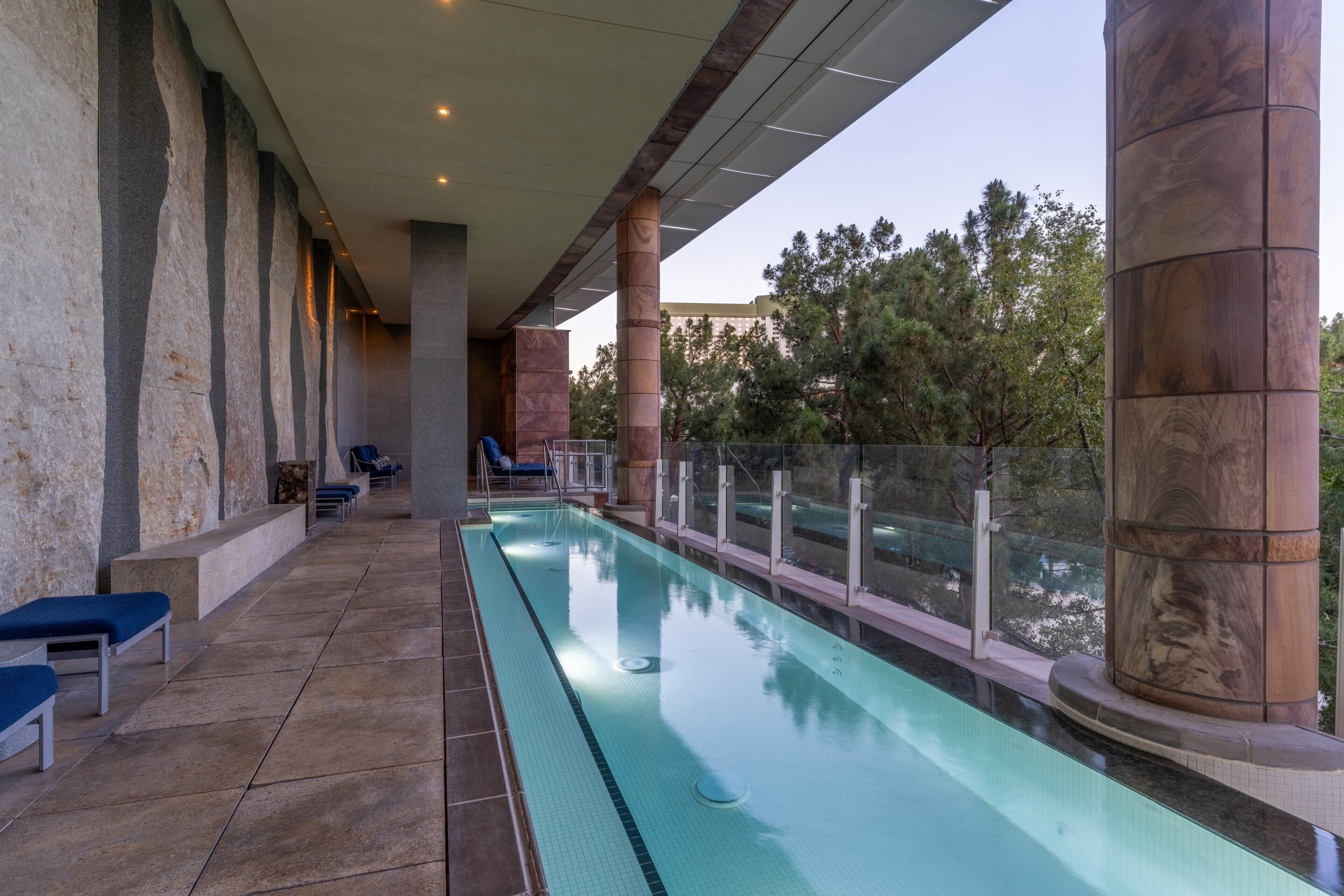 Couples treatment rooms, sauna, hot tub, steam room, body treatments