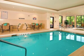 Indoor pool - Courtyard by Marriott Atlanta Buford Mall of Georgia (Buford)