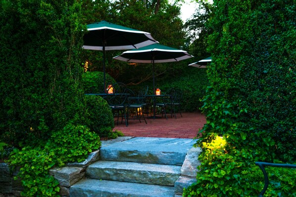 Terrace/patio - Union Street Inn (Nantucket)