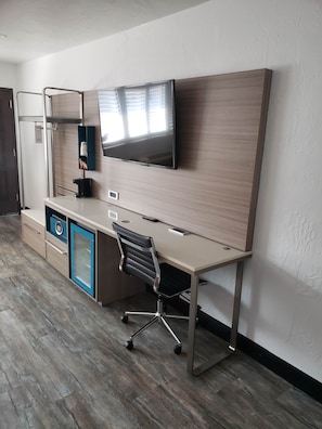 Caja de seguridad en la habitación y escritorio