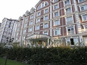 British Quarter studio (8, D. Lutsenko street)