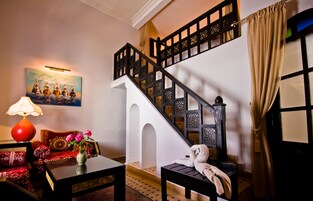Quadruple Room | Living area