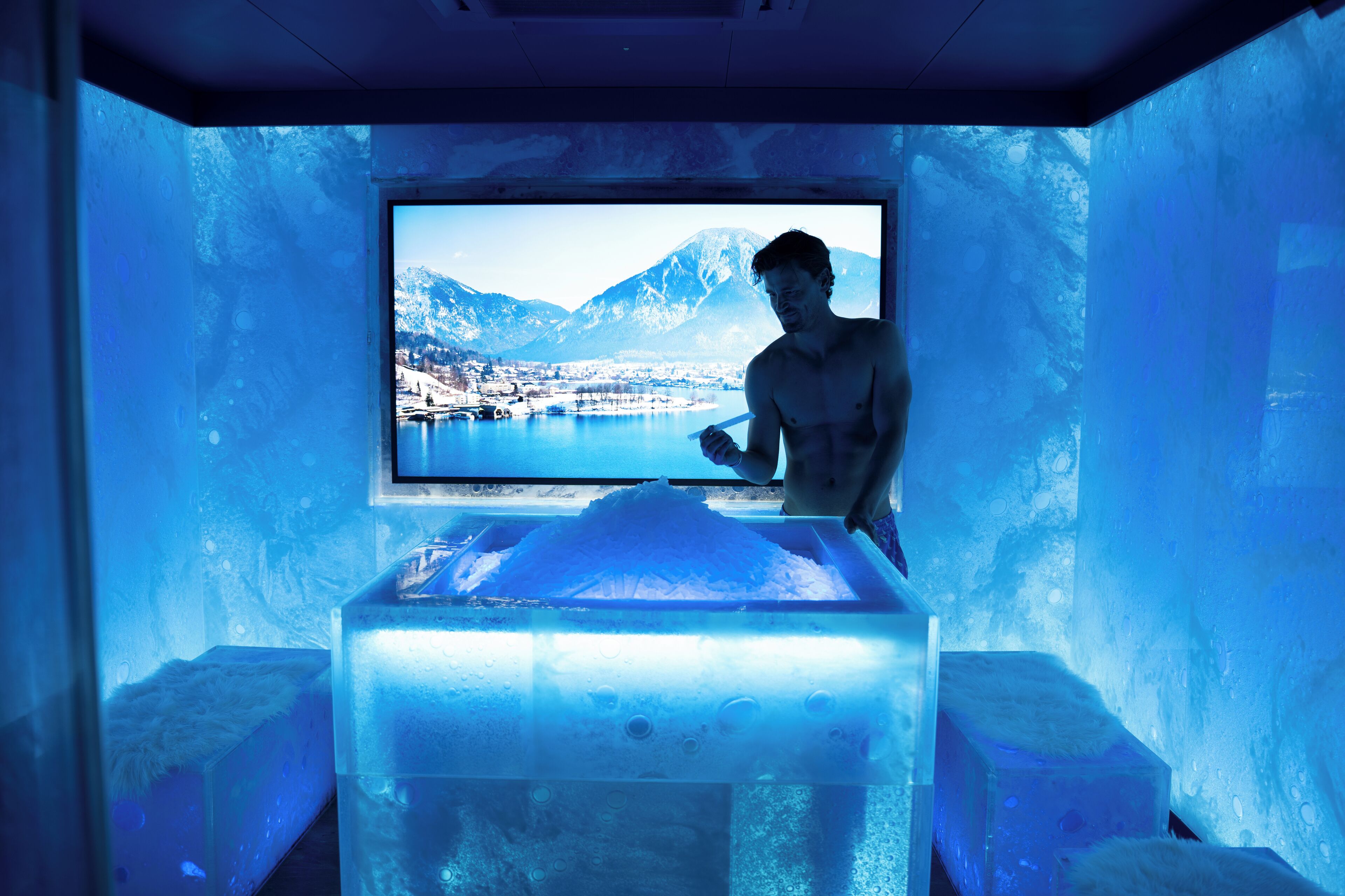 Bastu, ångbastu, kroppsbehandlingar och massage med varma stenar