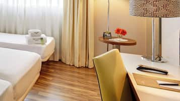 Surmatelas, minibar, coffres-forts dans les chambres, bureau