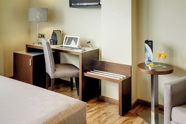 Pillowtop beds, minibar, in-room safe, desk