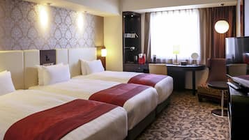 Premium bedding, in-room safe, desk, soundproofing