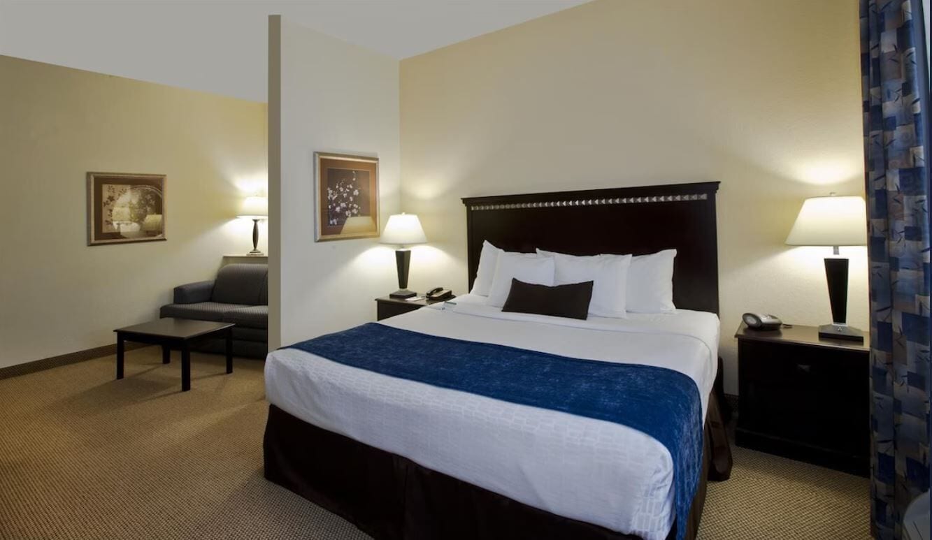 Suite, 1 King Bed, Accessible, Non Smoking | Desk, laptop workspace, iron/ironing board, cribs (free)