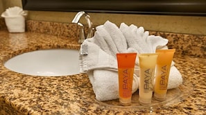 Desk, laptop workspace, iron/ironing board, free cots/infant beds