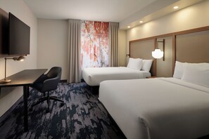 Room, 2 Katil Kelamin (Double) (Mobility/Hearing Accessible, Tub) | Meja, ruang kerja komputer riba, langsir/tirai gelap terus 