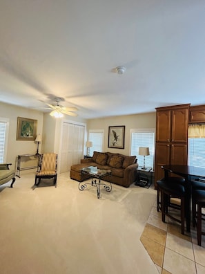 Apartamento, banheiro privativo (Coach House Quarters) | Lounge