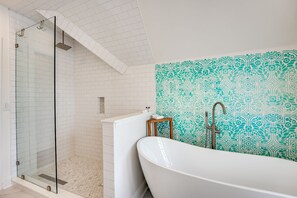 Double Room, Ensuite (Windsor Suite) | Bathroom - Riverdale Inn (Jacksonville)