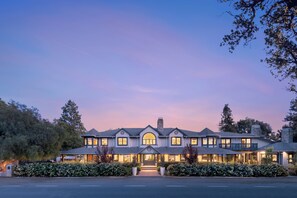 Fachada de la propiedad