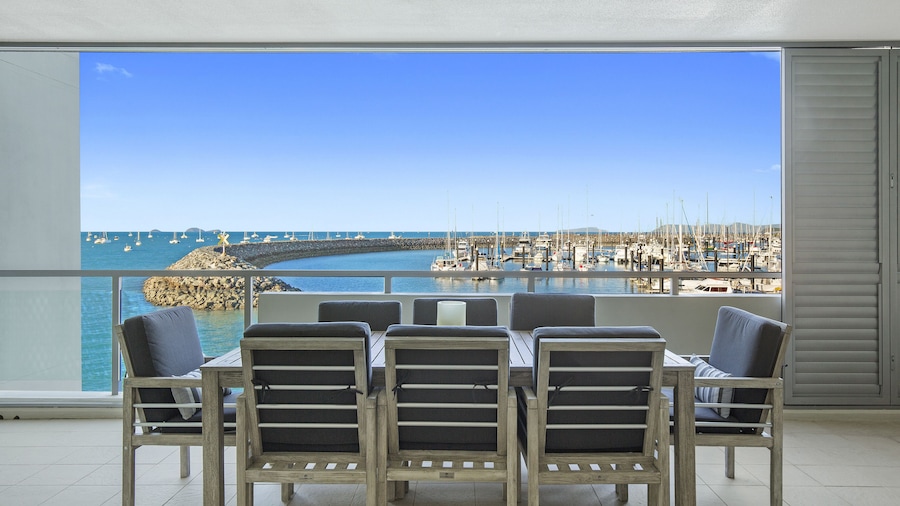 Peninsula Airlie Beach