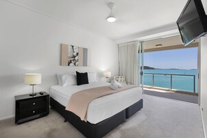 2 Bedroom 2 Bathroom Superior Waterfront Apartment | 2 quartos, roupas de cama de algodão egípcio, roupas de cama premium