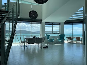 3 Bed 3 Bath Executive Deluxe Penthouse Apartment | Wohnbereich