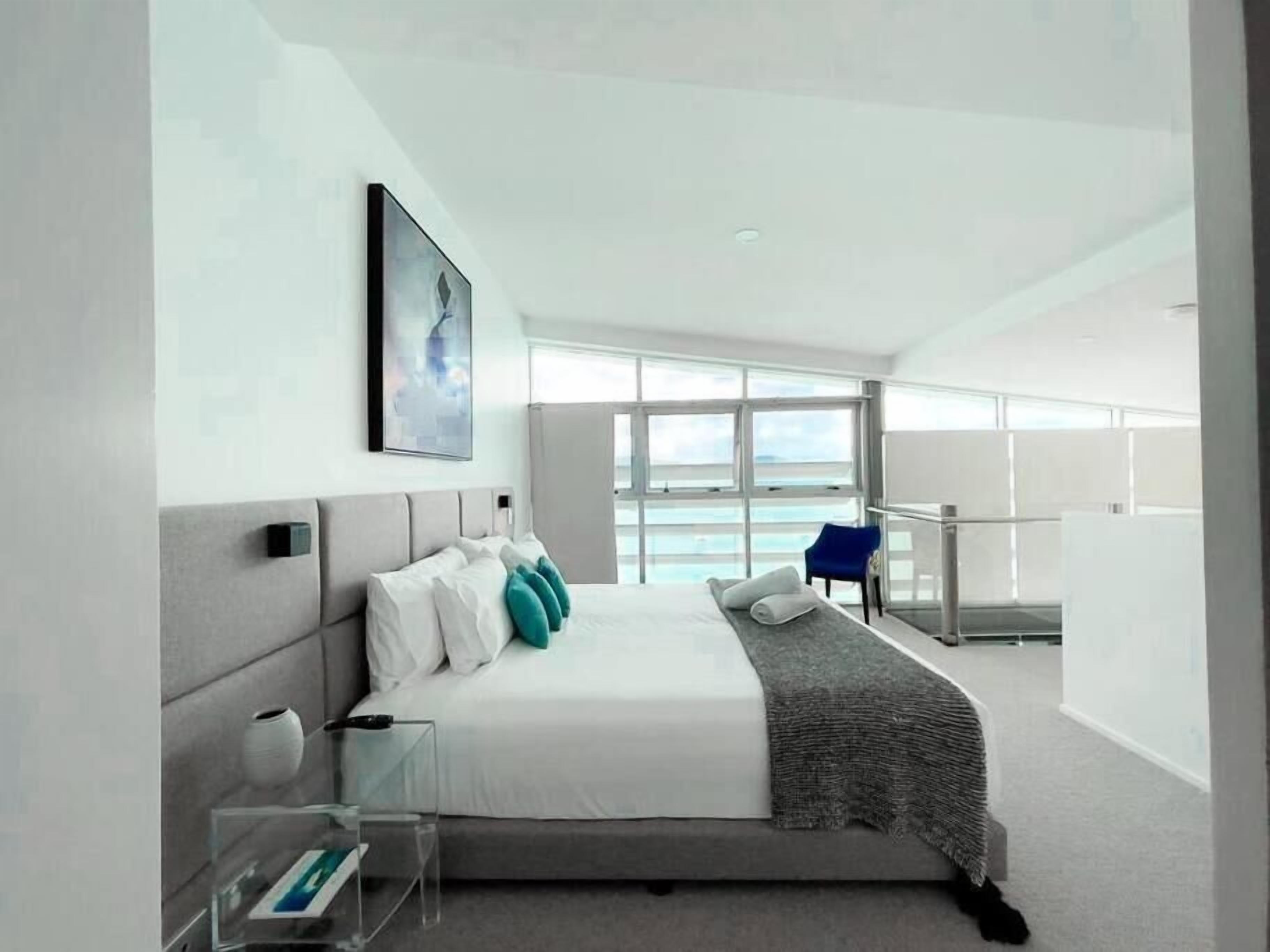 3 Bed 3 Bath Executive Deluxe Penthouse Apartment | 2 Schlafzimmer, Bettwäsche aus ägyptischer Baumwolle