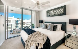 Sub Penthouse Luxury Three Ensuite | Individually decorated, individually furnished, soundproofing