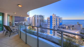 Deluxe Apartment, 3 Bedrooms, Ocean View | Balcony view