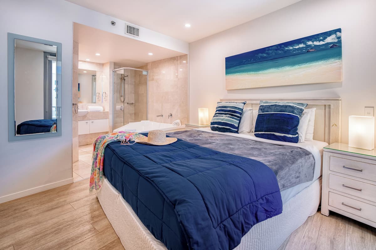 Individually decorated, individually furnished, soundproofing